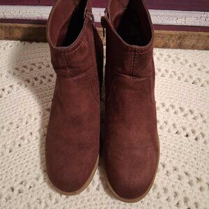 RUFF HEWN BURGUNDY ANKLE BOOTS -SZ 9